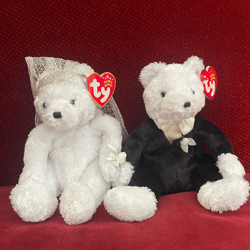 Two adorable Bride & Groom beanie baby bears Perfect for a nostalgic anniversary